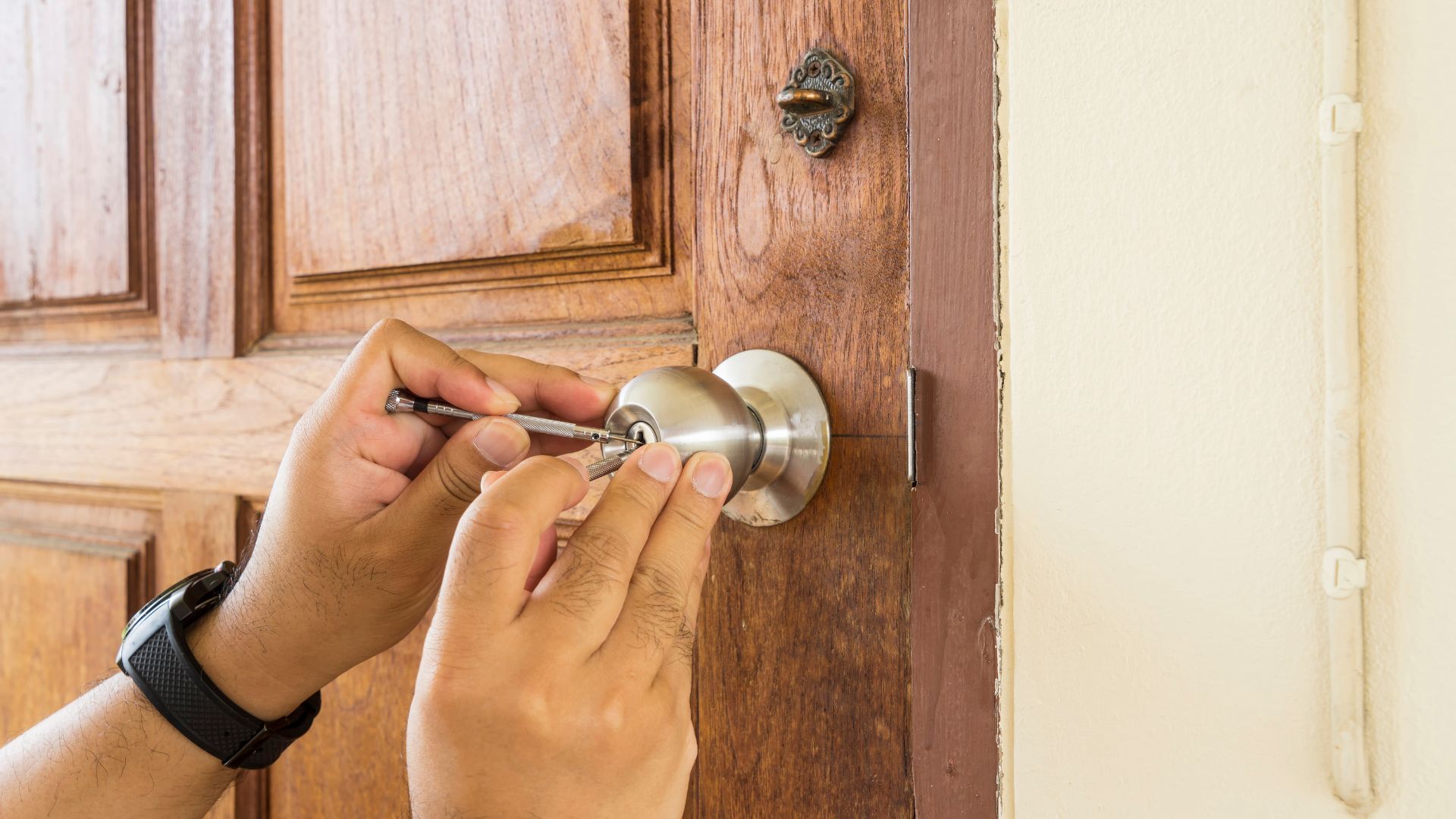 Schlüsseldienst Aachen-Bushof - Türöffnung - Schlosswechsel - Einbruchschutz - Schlüsselnotdienst - Schlüssel verloren - ausgesperrt